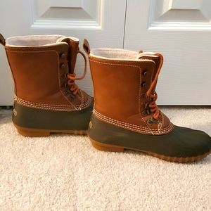 Womens "duck" style rain/snow boots size 6